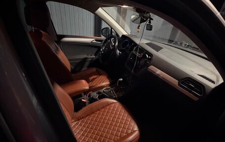 Volkswagen Tiguan II, 2019 год, 2 390 000 рублей, 14 фотография