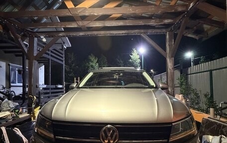 Volkswagen Tiguan II, 2019 год, 2 390 000 рублей, 10 фотография