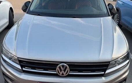 Volkswagen Tiguan II, 2019 год, 2 390 000 рублей, 7 фотография