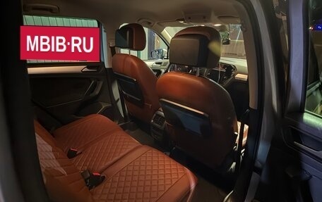 Volkswagen Tiguan II, 2019 год, 2 390 000 рублей, 15 фотография