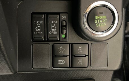 Toyota Roomy I, 2019 год, 1 088 000 рублей, 24 фотография