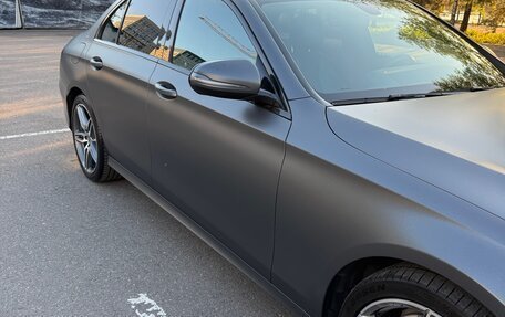 Mercedes-Benz E-Класс, 2018 год, 3 300 000 рублей, 4 фотография