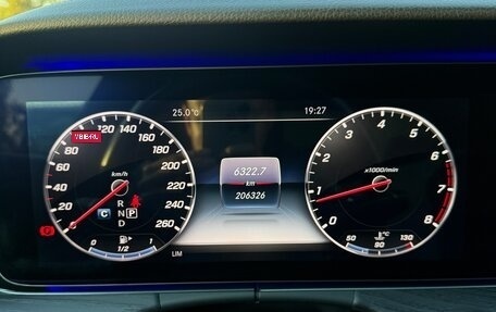 Mercedes-Benz E-Класс, 2018 год, 3 300 000 рублей, 17 фотография