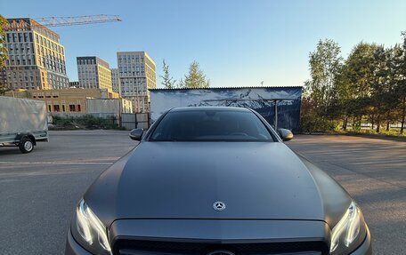 Mercedes-Benz E-Класс, 2018 год, 3 300 000 рублей, 23 фотография