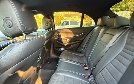 Mercedes-Benz E-Класс, 2018 год, 3 300 000 рублей, 21 фотография