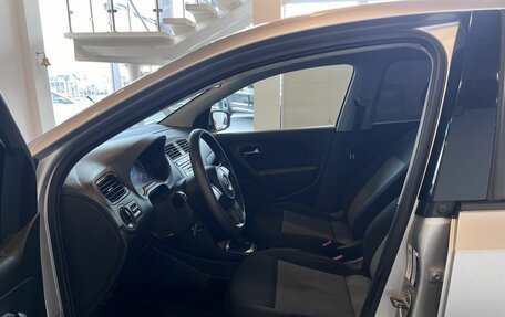 Volkswagen Polo VI (EU Market), 2011 год, 715 000 рублей, 16 фотография