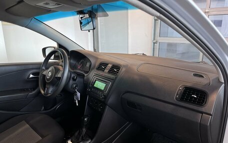 Volkswagen Polo VI (EU Market), 2011 год, 715 000 рублей, 12 фотография