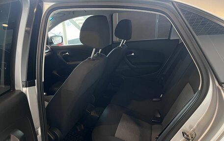 Volkswagen Polo VI (EU Market), 2011 год, 715 000 рублей, 22 фотография