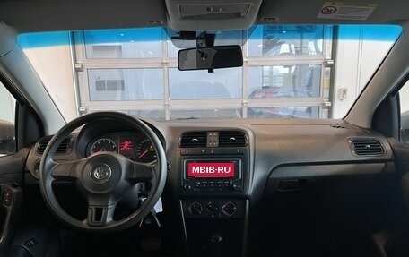 Volkswagen Polo VI (EU Market), 2011 год, 715 000 рублей, 9 фотография