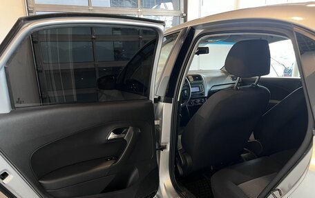 Volkswagen Polo VI (EU Market), 2011 год, 715 000 рублей, 23 фотография