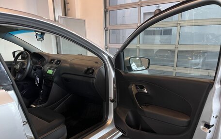 Volkswagen Polo VI (EU Market), 2011 год, 715 000 рублей, 25 фотография