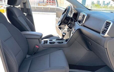 KIA Sportage IV рестайлинг, 2021 год, 2 560 000 рублей, 10 фотография
