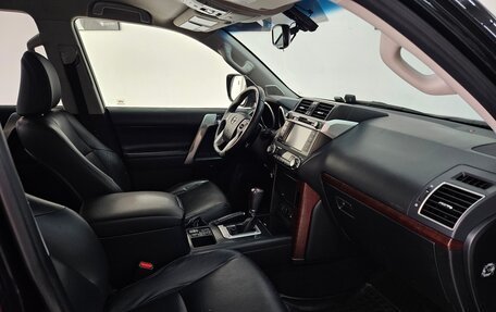 Toyota Land Cruiser Prado 150 рестайлинг 2, 2017 год, 4 090 000 рублей, 3 фотография