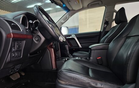 Toyota Land Cruiser Prado 150 рестайлинг 2, 2017 год, 4 090 000 рублей, 5 фотография