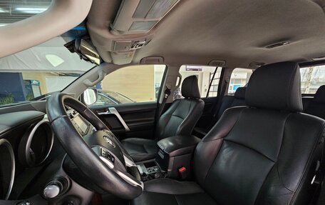 Toyota Land Cruiser Prado 150 рестайлинг 2, 2017 год, 4 090 000 рублей, 6 фотография