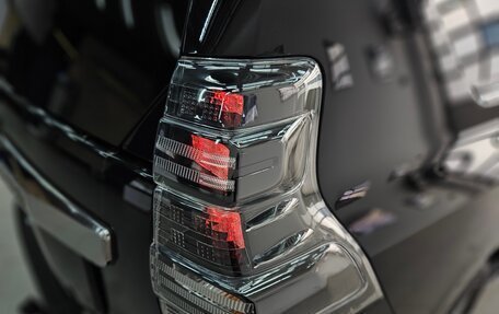 Toyota Land Cruiser Prado 150 рестайлинг 2, 2017 год, 4 090 000 рублей, 23 фотография