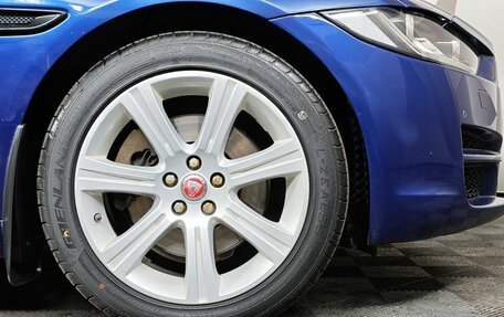 Jaguar XE I рестайлинг, 2016 год, 1 893 000 рублей, 9 фотография