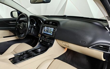 Jaguar XE I рестайлинг, 2016 год, 1 893 000 рублей, 13 фотография
