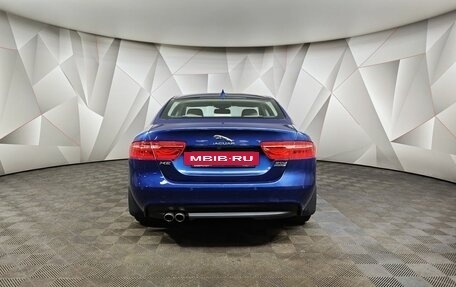 Jaguar XE I рестайлинг, 2016 год, 1 893 000 рублей, 8 фотография