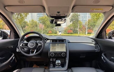 Jaguar E-Pace, 2024 год, 4 250 000 рублей, 13 фотография