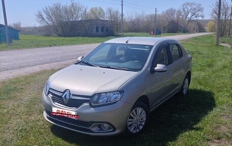 Renault Logan II, 2015 год, 910 000 рублей, 1 фотография