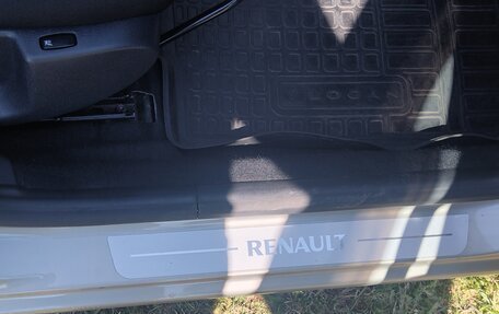 Renault Logan II, 2015 год, 910 000 рублей, 4 фотография
