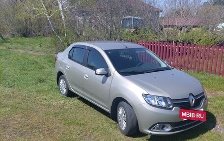 Renault Logan II, 2015 год, 910 000 рублей, 3 фотография
