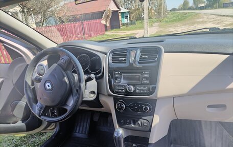 Renault Logan II, 2015 год, 910 000 рублей, 12 фотография