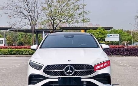 Mercedes-Benz A-Класс, 2023 год, 2 100 000 рублей, 2 фотография