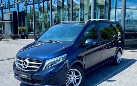 Mercedes-Benz V-Класс, 2018 год, 3 599 000 рублей, 1 фотография