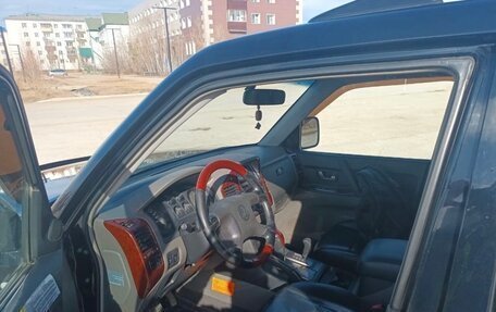 Mitsubishi Pajero III рестайлинг, 2004 год, 1 300 000 рублей, 8 фотография
