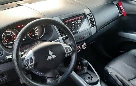 Mitsubishi Outlander III рестайлинг 3, 2010 год, 840 000 рублей, 8 фотография