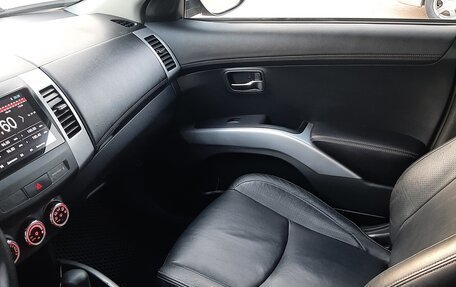 Mitsubishi Outlander III рестайлинг 3, 2010 год, 840 000 рублей, 10 фотография