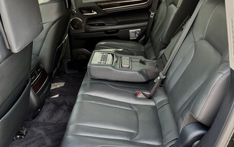 Lexus LX III, 2017 год, 6 580 000 рублей, 29 фотография