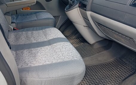 Volkswagen Caravelle T5, 2010 год, 1 500 000 рублей, 6 фотография