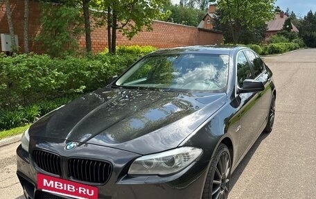 BMW 5 серия, 2011 год, 1 550 000 рублей, 3 фотография