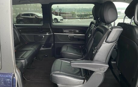 Mercedes-Benz V-Класс, 2018 год, 3 599 000 рублей, 21 фотография