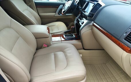 Toyota Land Cruiser 200, 2014 год, 4 099 000 рублей, 9 фотография