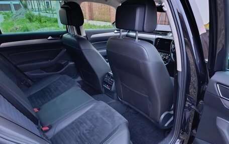 Volkswagen Passat B8 рестайлинг, 2017 год, 1 980 000 рублей, 8 фотография