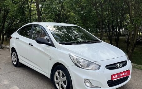 Hyundai Solaris II рестайлинг, 2013 год, 795 000 рублей, 3 фотография