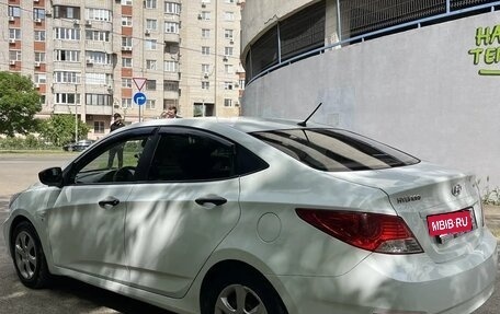 Hyundai Solaris II рестайлинг, 2013 год, 795 000 рублей, 9 фотография