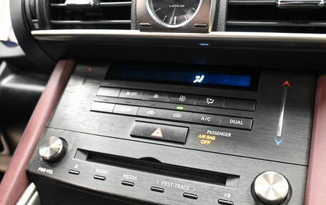 Lexus IS III, 2019 год, 2 495 000 рублей, 17 фотография