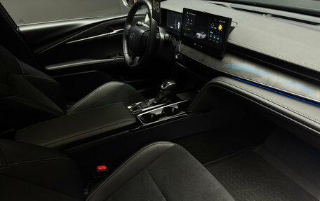 Toyota Camry, 2024 год, 3 700 000 рублей, 11 фотография