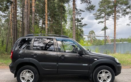Chevrolet Niva I рестайлинг, 2011 год, 550 000 рублей, 7 фотография