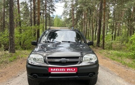 Chevrolet Niva I рестайлинг, 2011 год, 550 000 рублей, 2 фотография