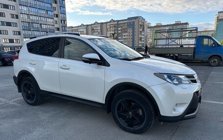 Toyota RAV4, 2014 год, 2 330 000 рублей, 3 фотография