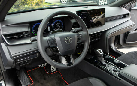 Toyota Camry, 2025 год, 3 928 000 рублей, 17 фотография