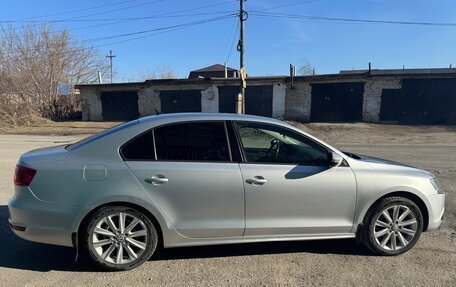 Volkswagen Jetta VI, 2012 год, 1 000 000 рублей, 4 фотография