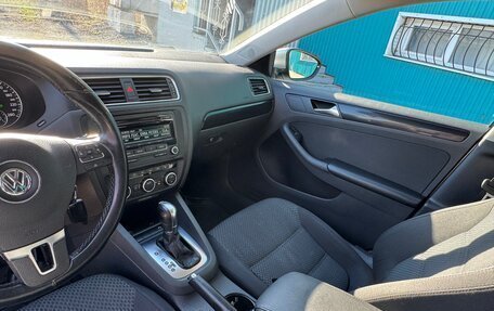 Volkswagen Jetta VI, 2012 год, 1 000 000 рублей, 8 фотография