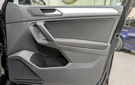 Volkswagen Tiguan II, 2019 год, 2 800 000 рублей, 23 фотография